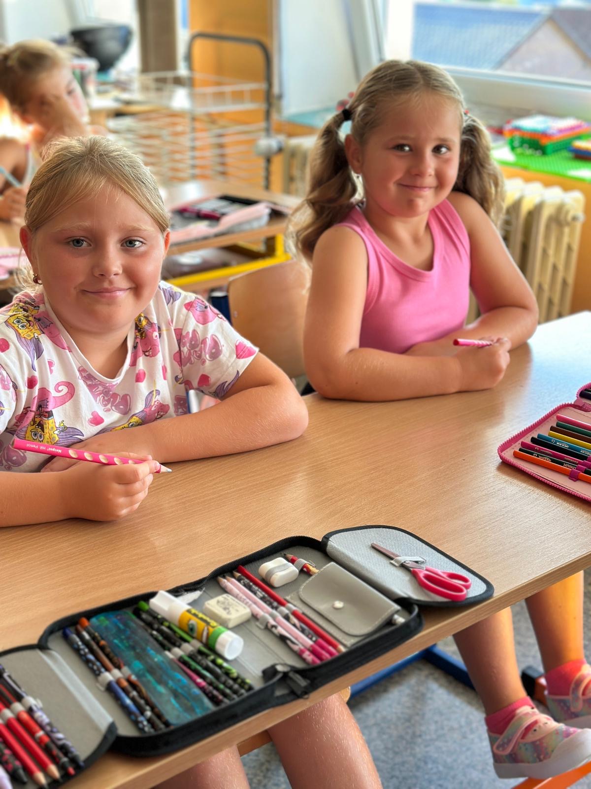 Prvňáčci a jejich první dny ve škole 🏫✏️