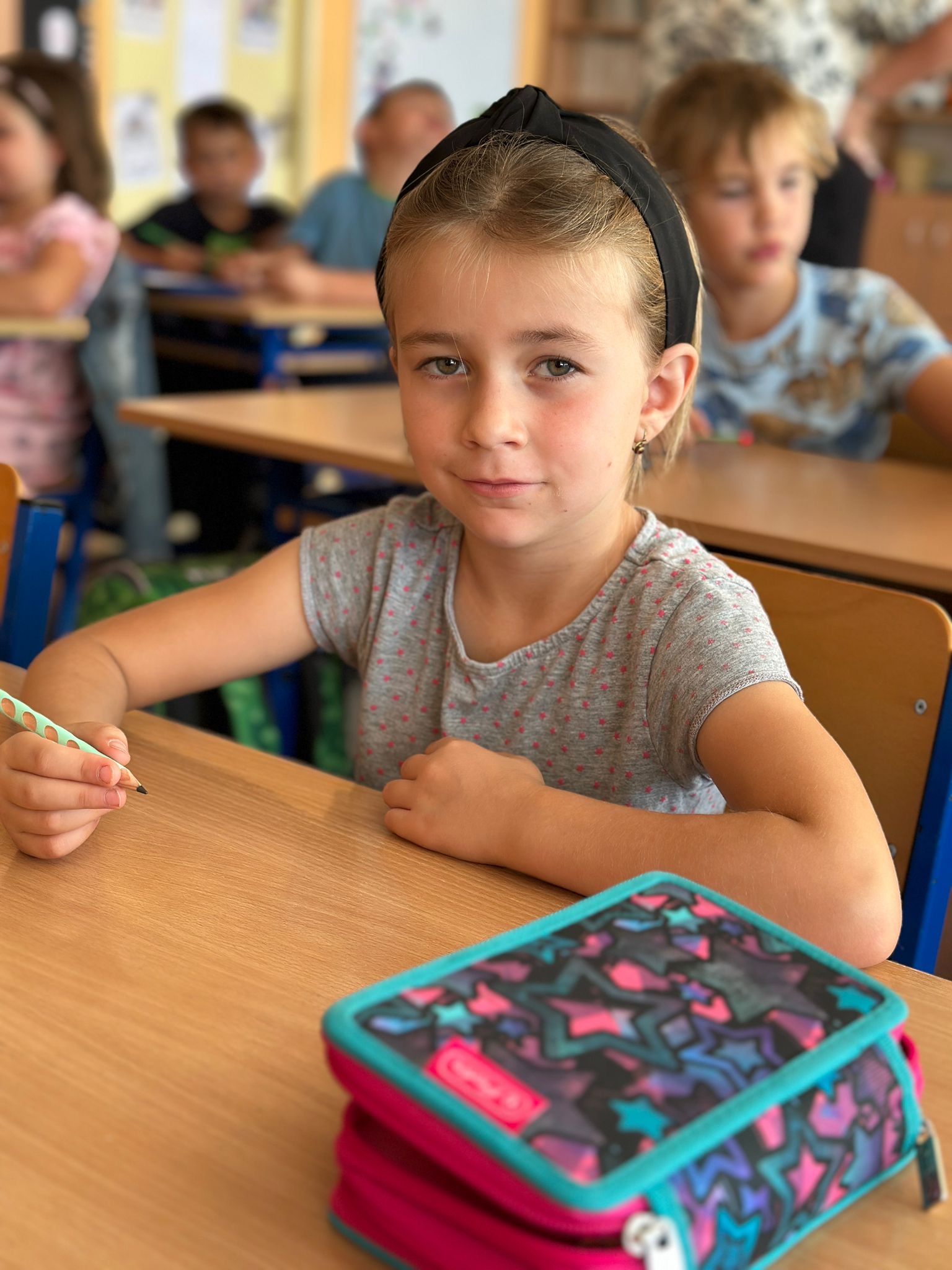 Prvňáčci a jejich první dny ve škole 🏫✏️