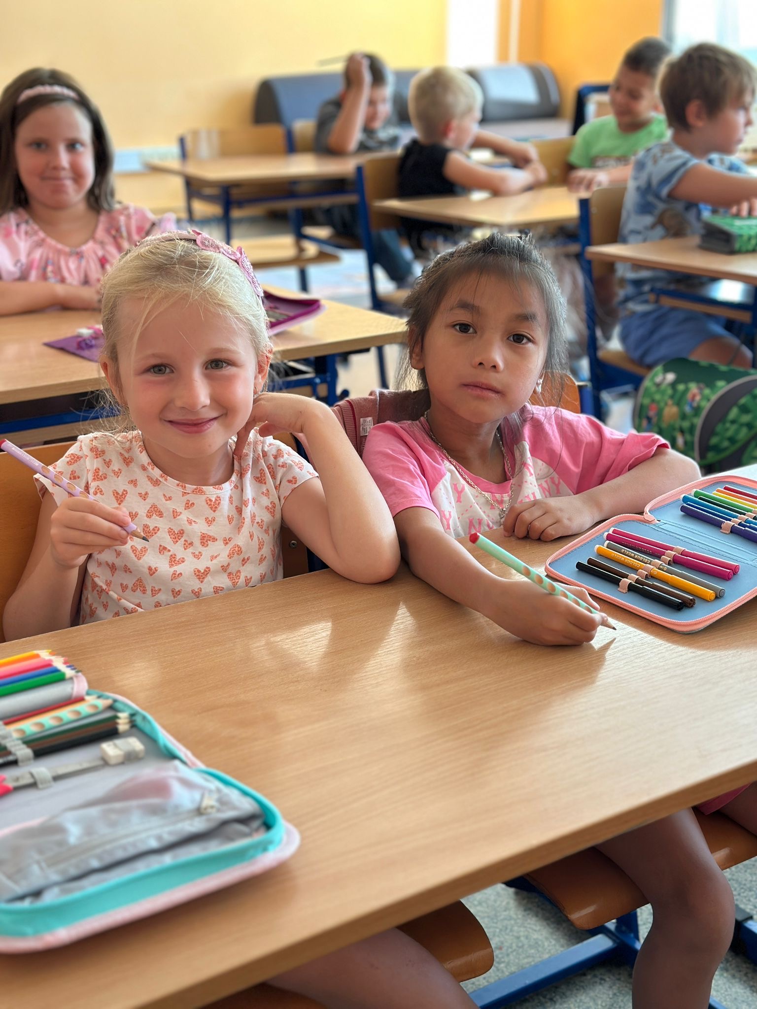 Prvňáčci a jejich první dny ve škole 🏫✏️