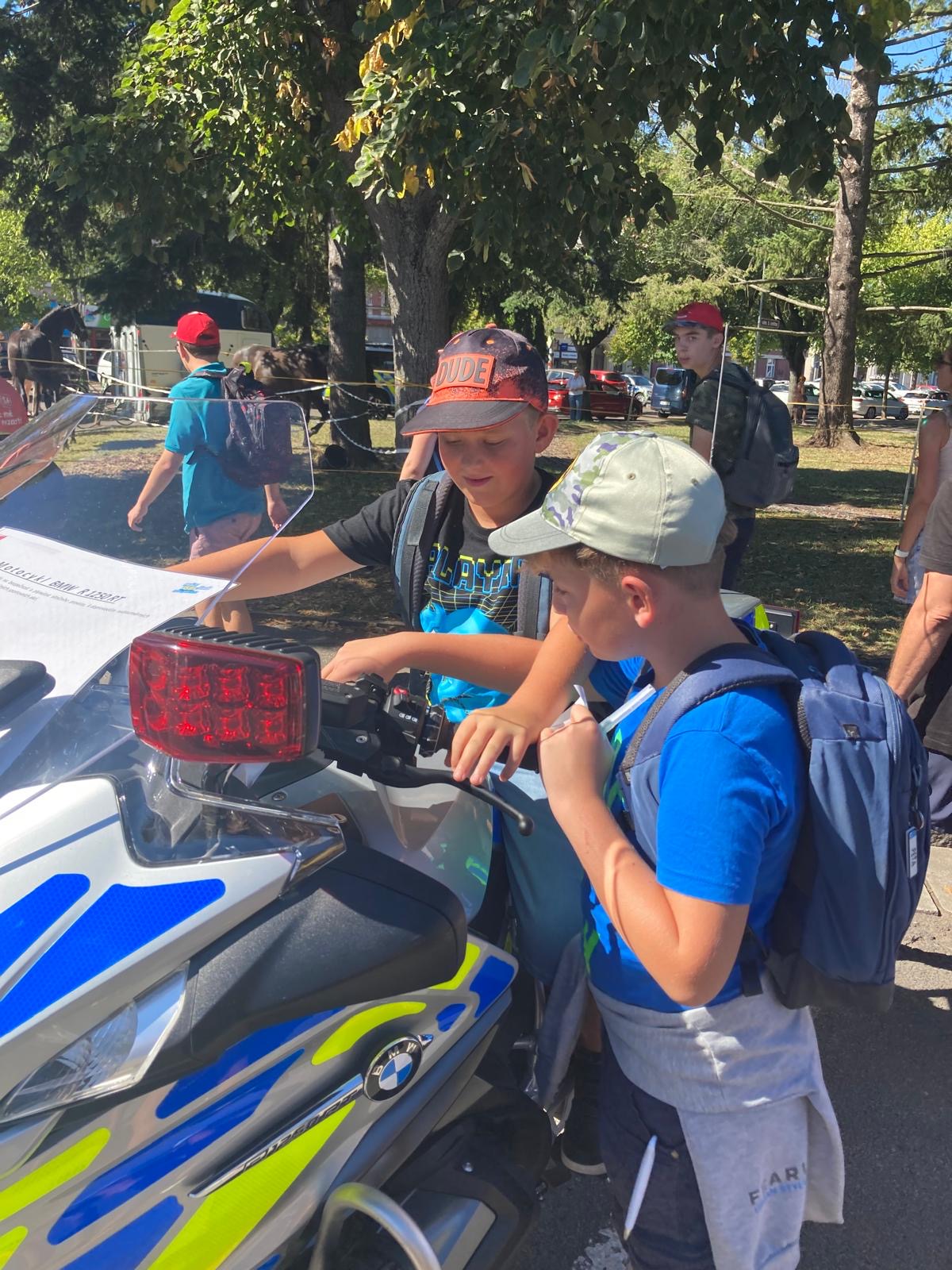 Bezpečné nábřeží🚔🚒🚑