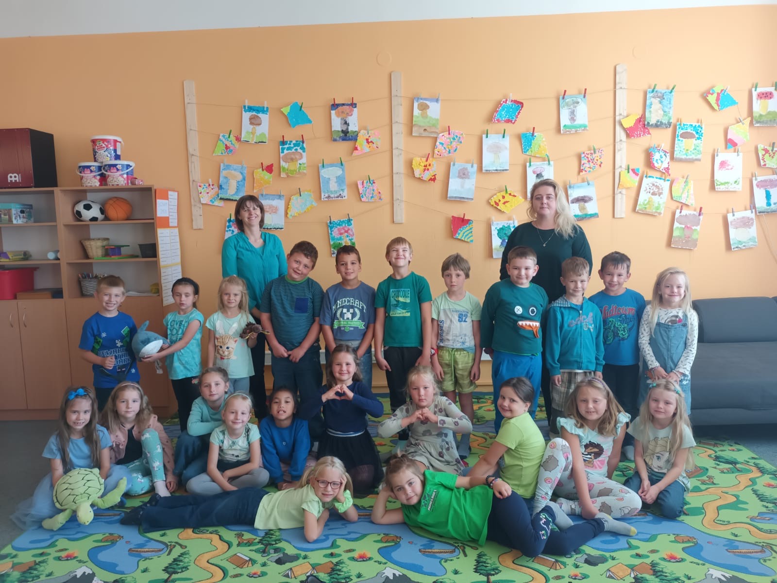 Barevný týden v první třídě♥️💙💚💛