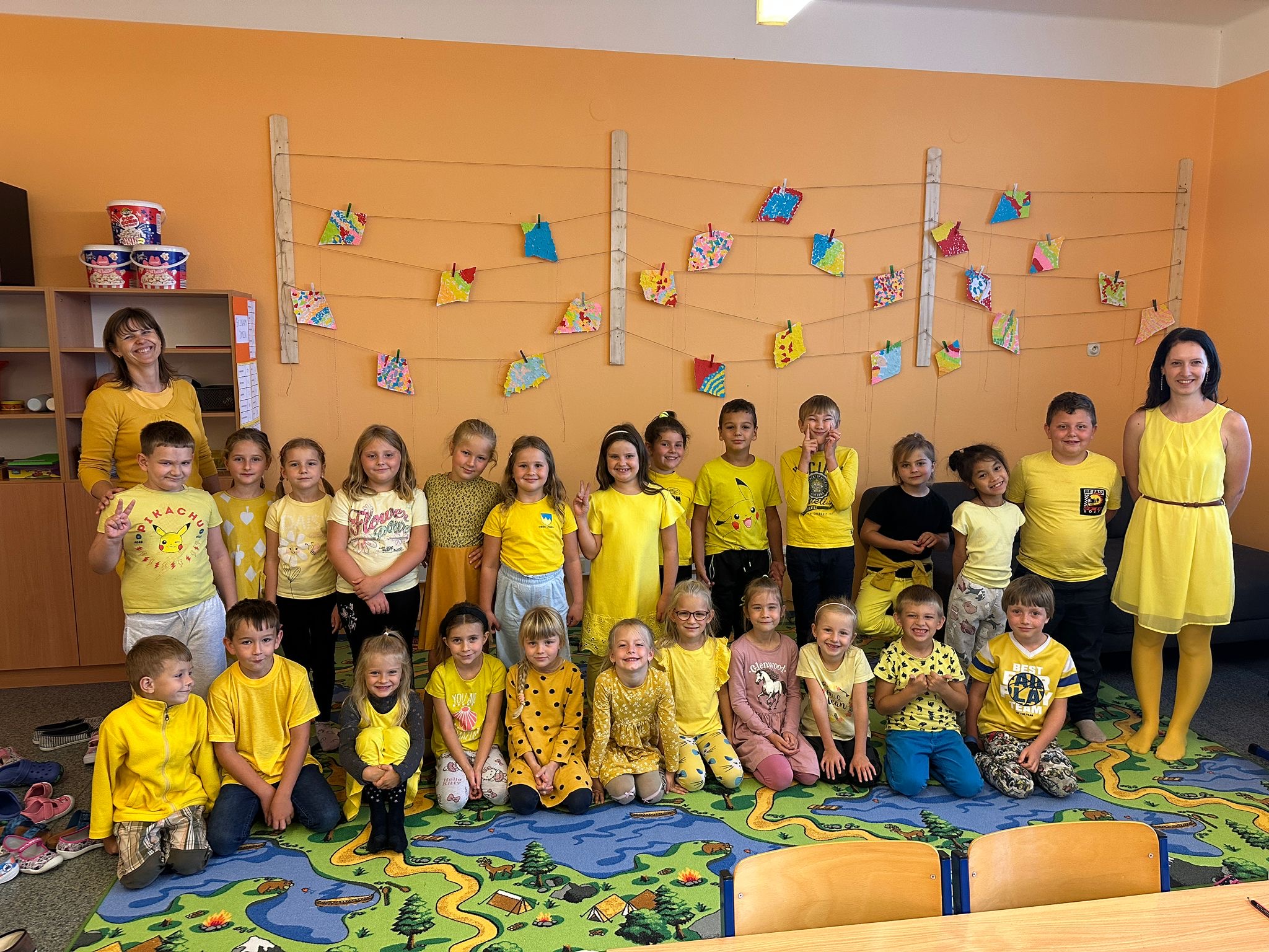 Barevný týden v první třídě♥️💙💚💛