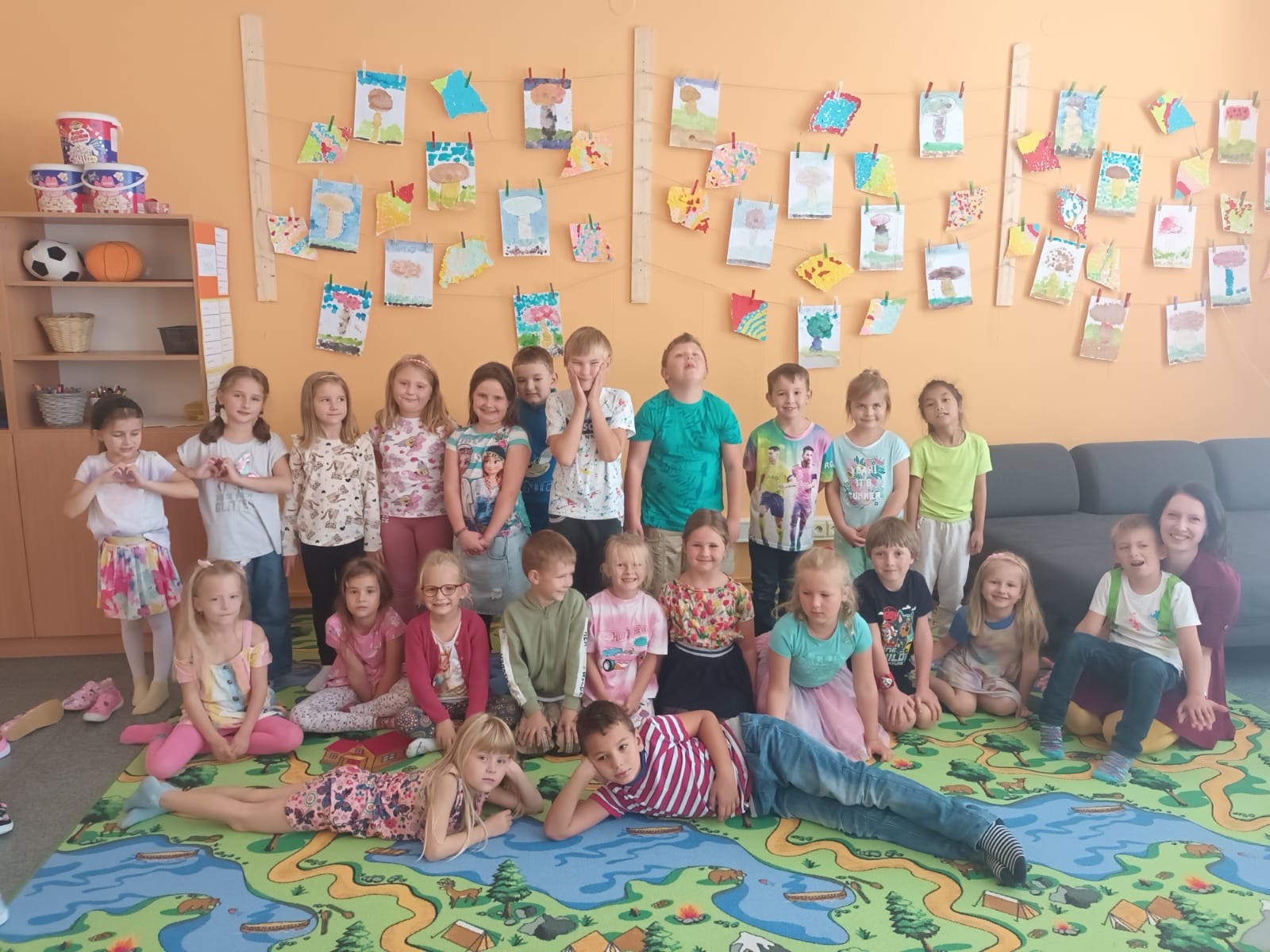 Barevný týden v první třídě♥️💙💚💛