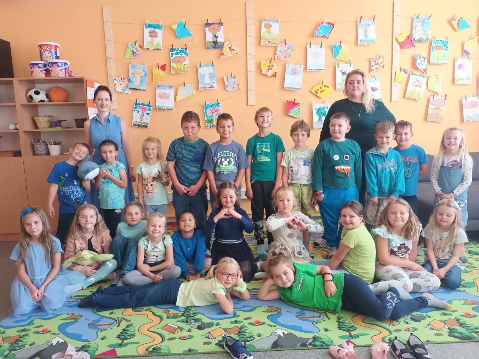 Barevný týden v první třídě♥️💙💚💛