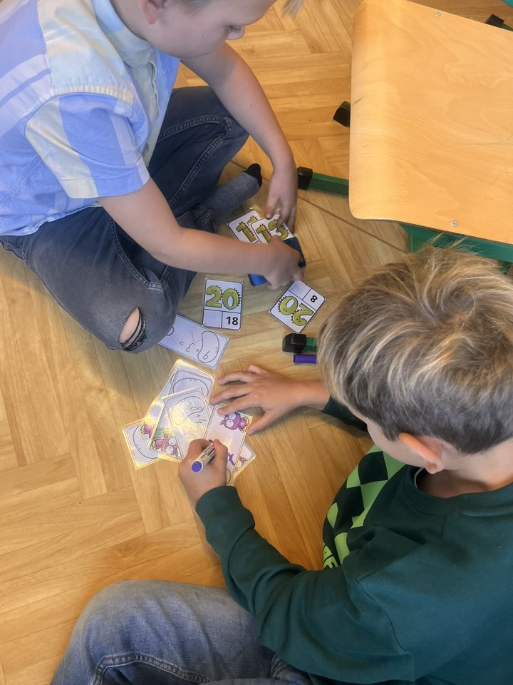 Vyučování u druháčků - stanoviště, losování dvojic 🎲📚🇨🇿🧮