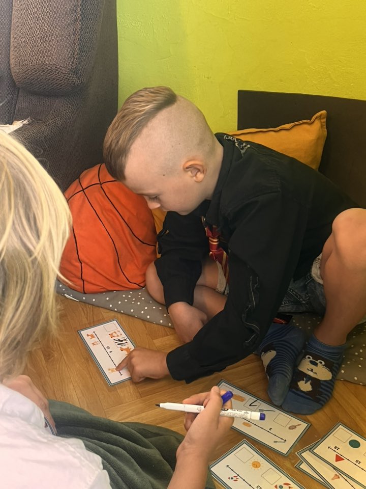 Vyučování u druháčků - stanoviště, losování dvojic 🎲📚🇨🇿🧮