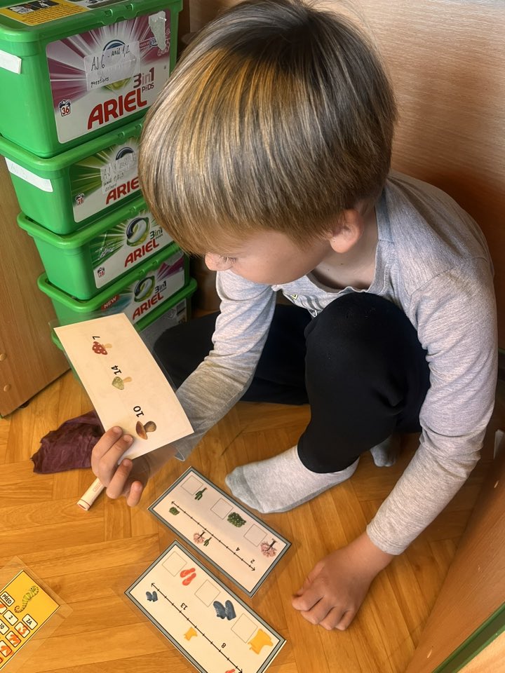 Vyučování u druháčků - stanoviště, losování dvojic 🎲📚🇨🇿🧮