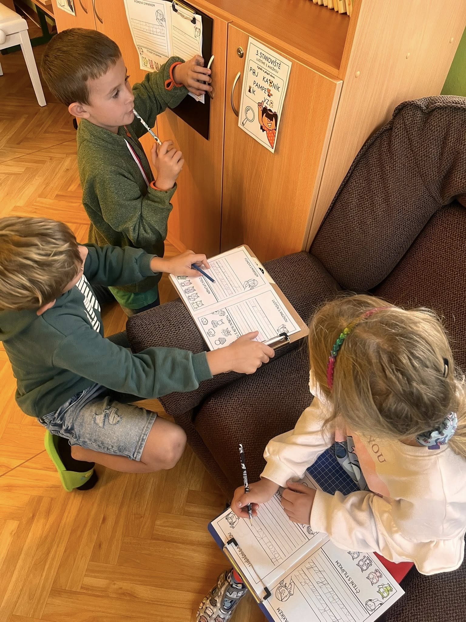 Vyučování u druháčků - stanoviště, losování dvojic 🎲📚🇨🇿🧮